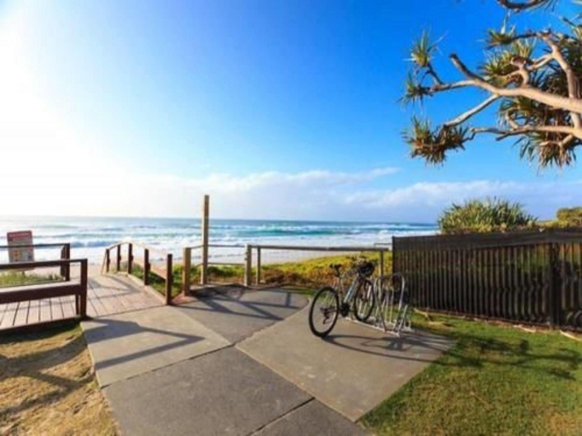 Beaches On Wave Street Gold Coast Exterior foto